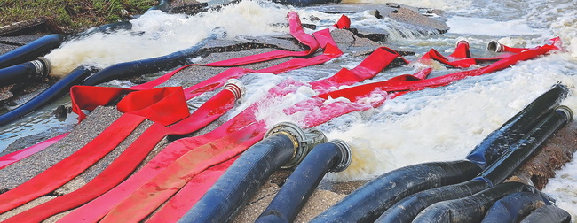 Difference Between Tube, Pipe and Hose (And When TPU Layflat Hose Is the Best Choice) الفرق بين الأنبوب والأنابيب والخرطوم (وعندما يكون خرطوم TPU المسطح هو الخيار الأفضل)