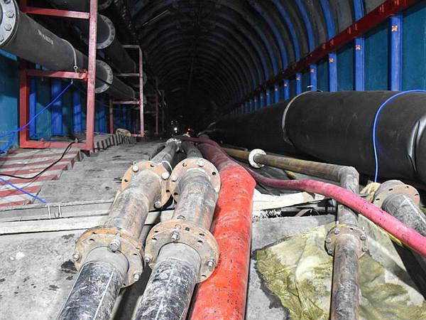 TPU Layflat Hose in Mine Rescue Dewatering خرطوم TPU المسطح في عمليات نزح المياه الخاصة بإنقاذ المناجم